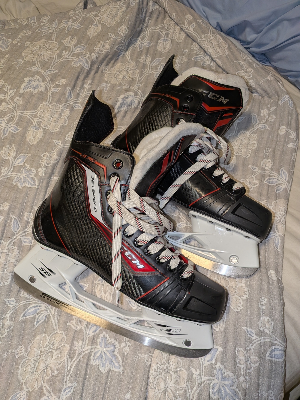 CCM Men's Black & Red Ice Hockey Skates
